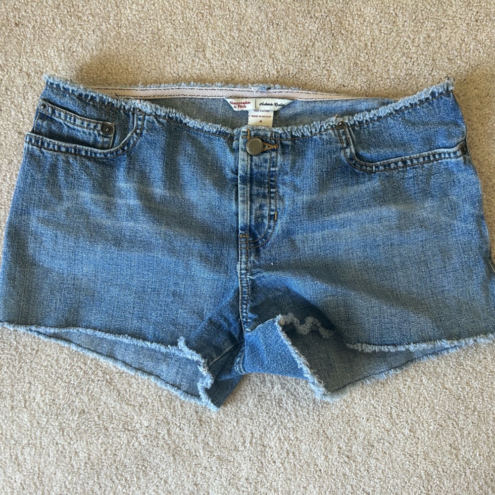 Abercrombie & fitch denim short shorts in mint condition size 4